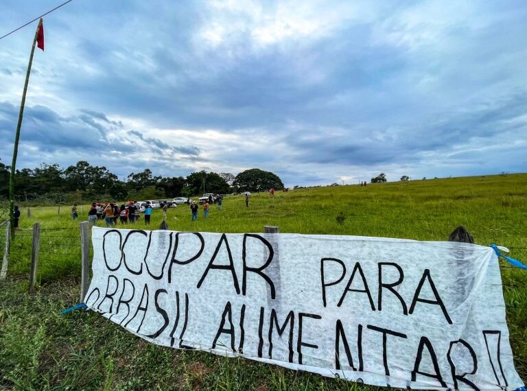 Artigo | Reforma Agrária: ocupar o território brasileiro para alimentar o povo