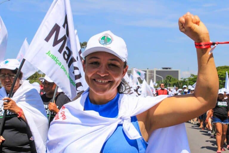 Leia mais sobre o artigo Solidariedade aos companheiros Solange Moreira Barreto e Silva e Vanderlei Moreira e Silva, do Movimento de Atingidos por Barragens