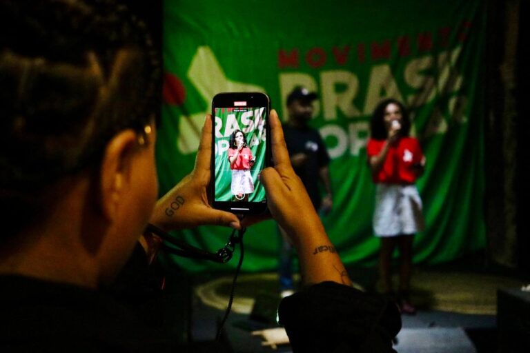 Leia mais sobre o artigo Unidade da esquerda e compromisso com o Plebiscito marcam ato político da Plenária Elza Soares