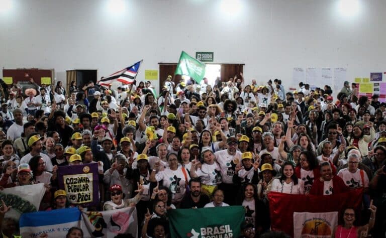 Leia mais sobre o artigo Carta do Movimento Brasil Popular ao Povo Brasileiro: organizar as lutas comunitárias e construir o Projeto Popular para o Brasil